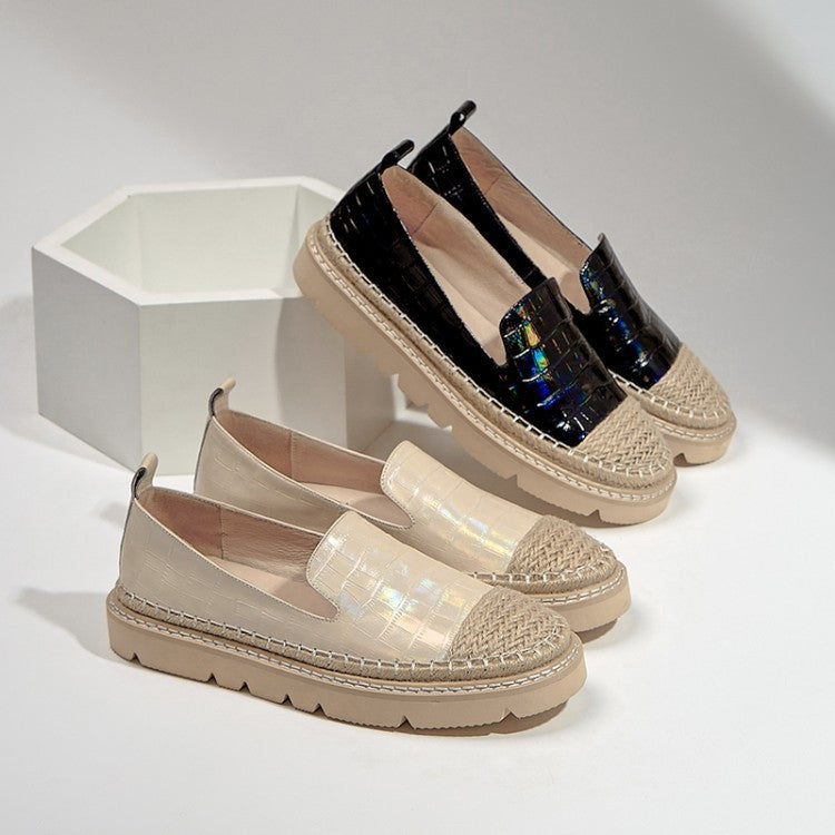 Chaussures à bout rond en paille et cuir laqué
